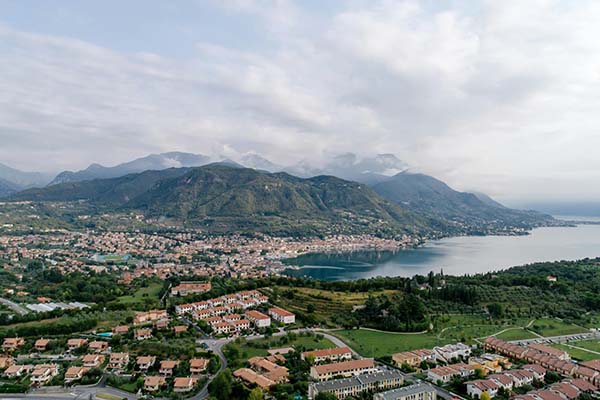 爆料：某队外援为了回国休假，竟然故意在德比战中申请红牌。